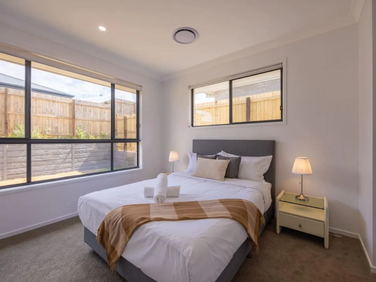 Brand New 4Bs Home Near Shops And Park At Greenbank